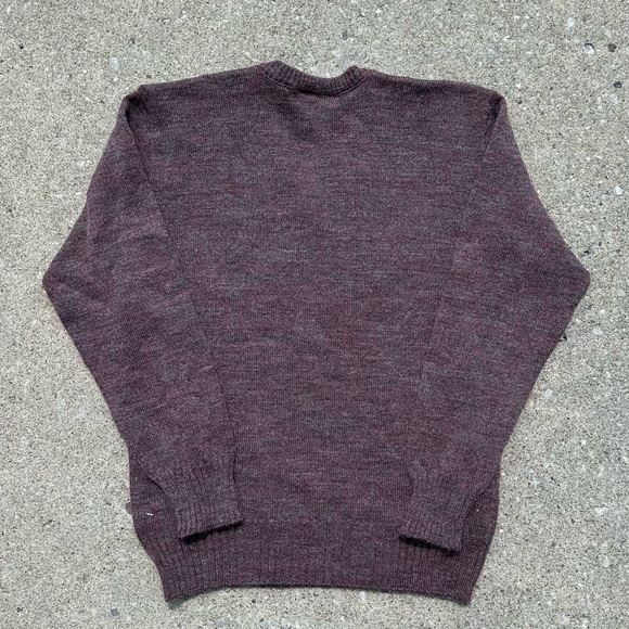 Cooper V-neck Sweater Size Large - Picture 4 of 4